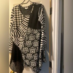 Multi patterned tunic